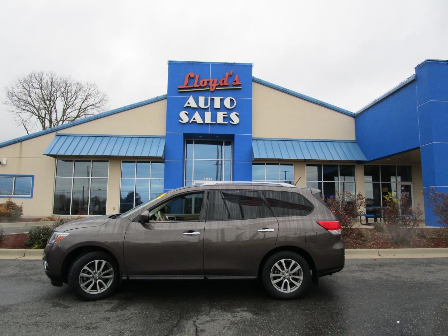 2015 Brown Nissan Pathfinder (5N1AR2MN6FC) , located at 1814 Albert Pike Road, Hot Springs, AR, 71913, (501) 623-1717, 34.494228, -93.094070 - Photo#0